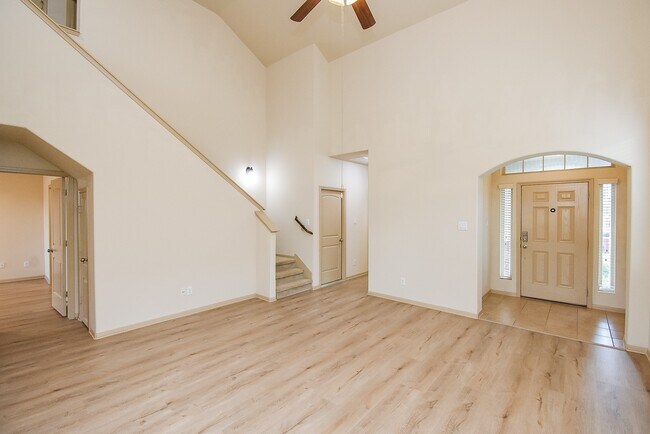 Building Photo - 2106 Harmon Crest Ct