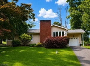 Building Photo - 644 Montgomery Rd
