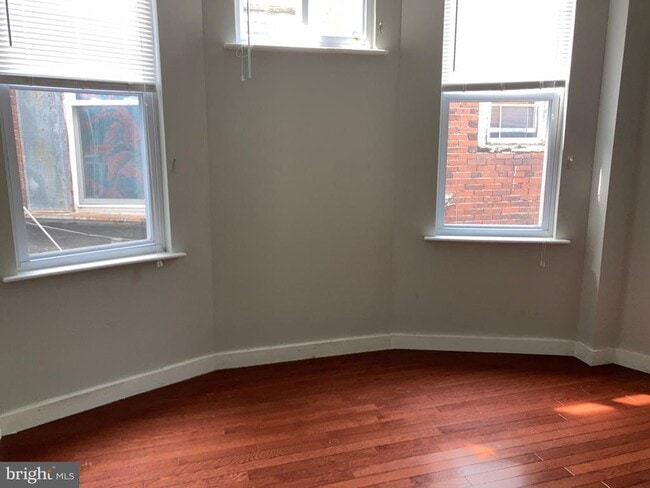 Building Photo - 742 S 53rd St