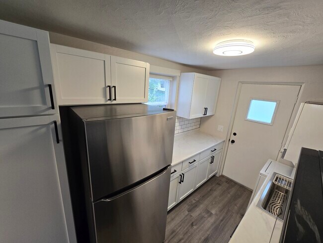 Building Photo - 508 S Main St