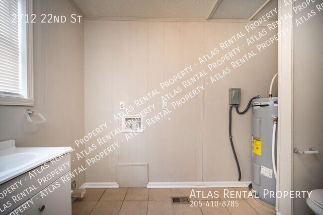 Building Photo - 2712 22nd St