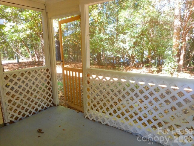 Building Photo - 6622 Bevington Ridge Rd