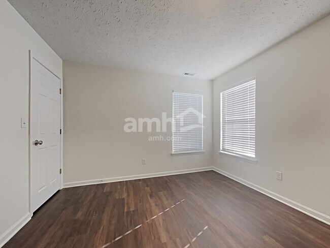 Building Photo - 4157 S Woodtrail Ln