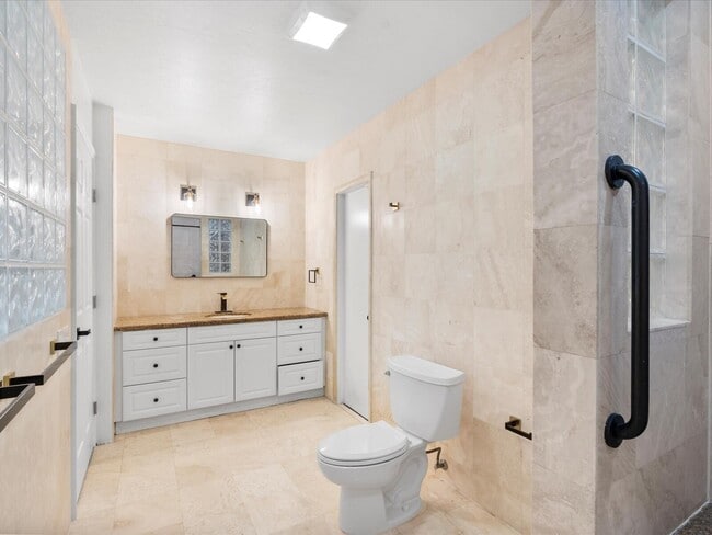 Building Photo - 5191 Sarazen Dr