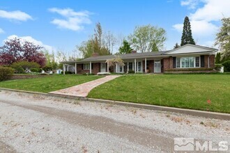 Building Photo - 1880 Meadowview Ln
