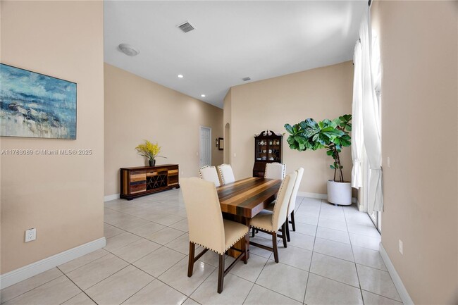 Building Photo - 16000 SW 91st Ct
