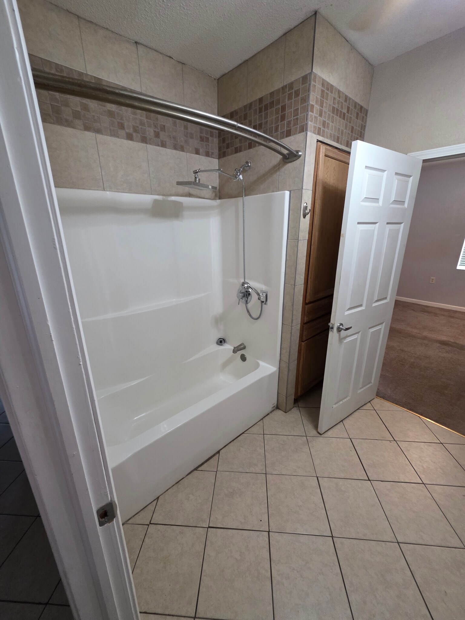 Downstairs bath - 521 E 7TH AVE