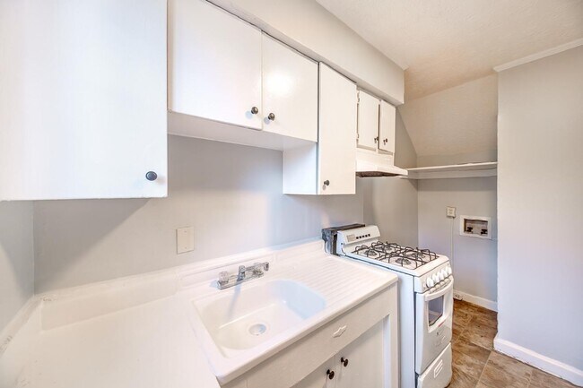 Building Photo - 517 N Florida St