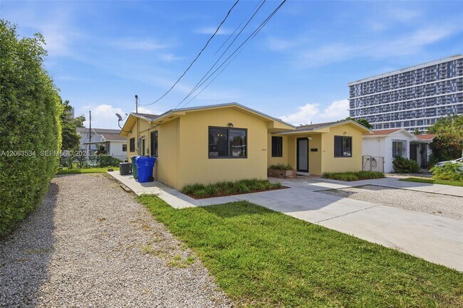 Building Photo - 2625 SW 29th Ave