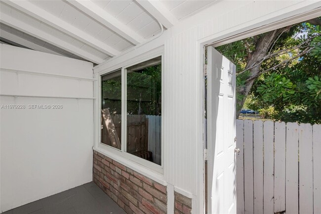 Building Photo - 1914 Dewey St