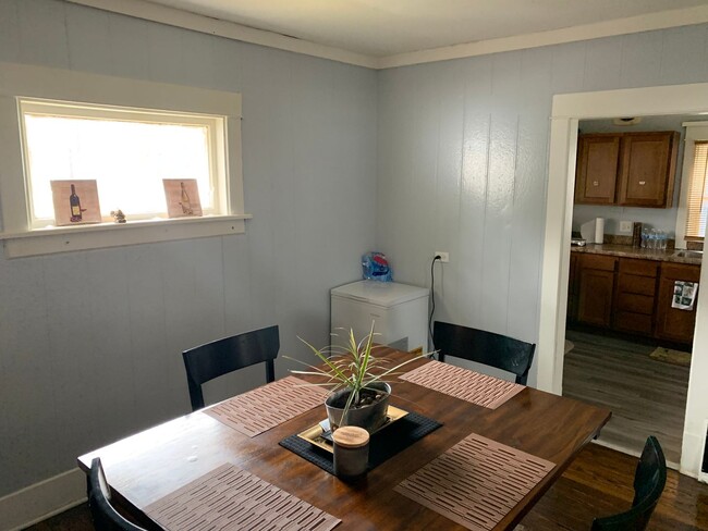 Building Photo - 2 (optional 3) bedroom house  down the str...