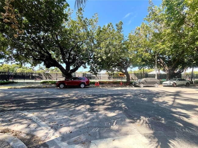 Building Photo - 742 12th St