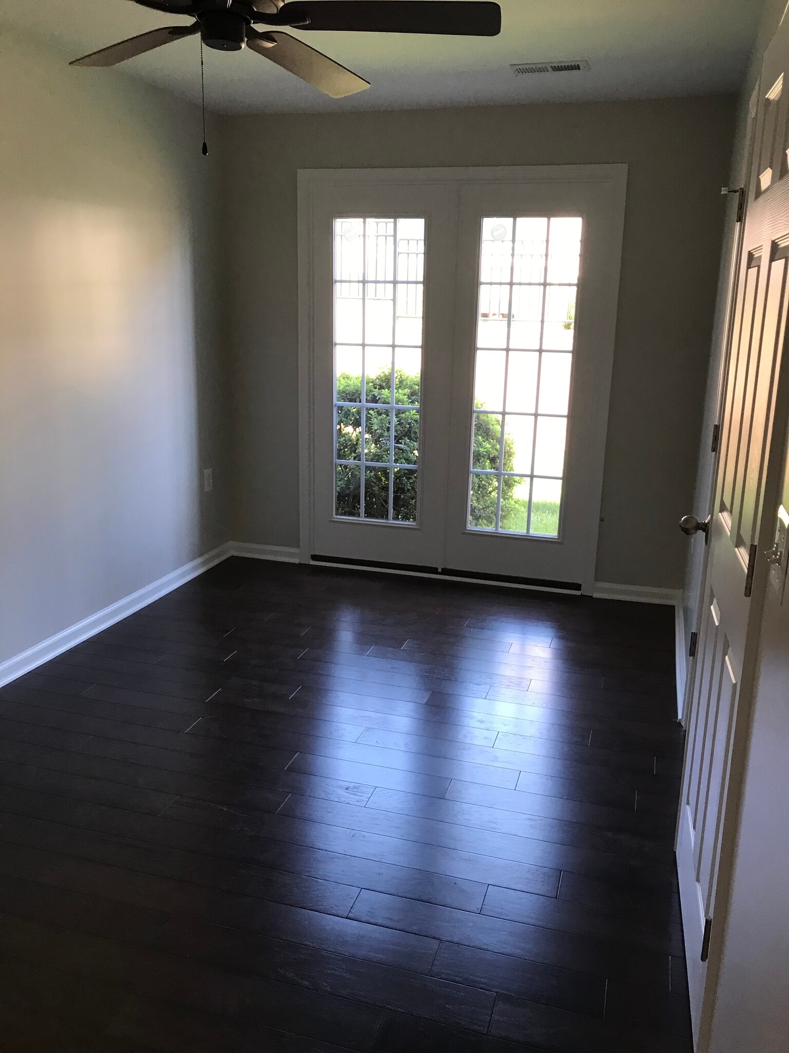 First Room - 6425 Richmond Hwy