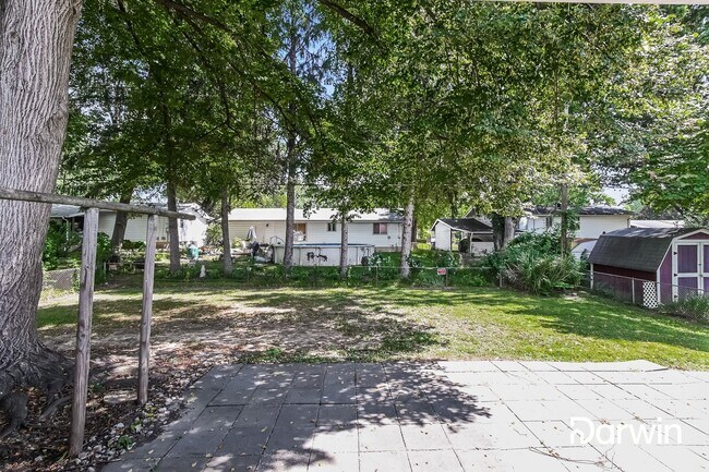 Building Photo - 1517 Springhurst Dr