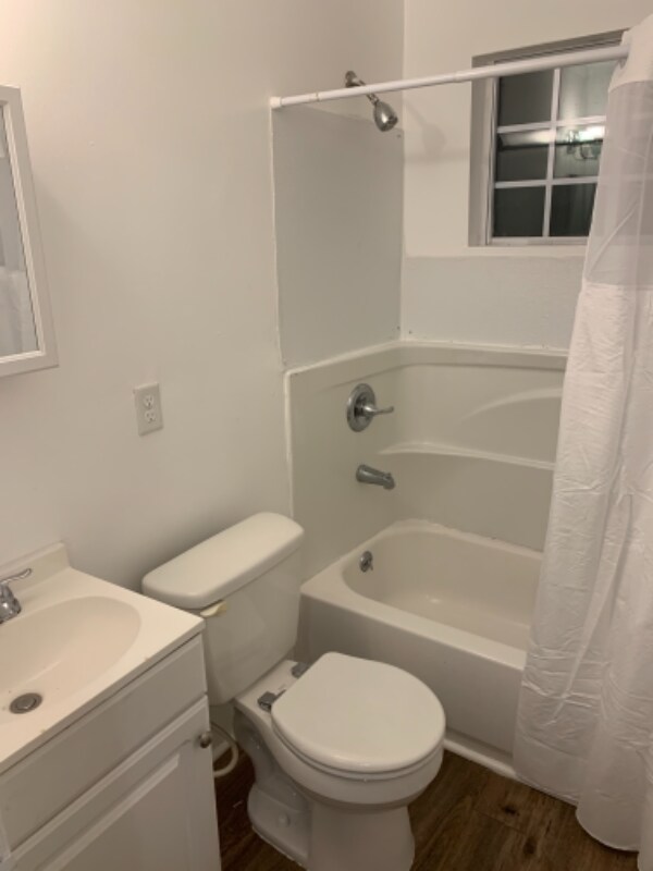 Building Photo - 209 Nona Dr