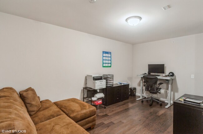 Building Photo - 206 Belmont Dr