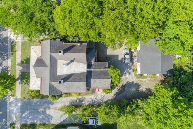 Building Photo - 130 Reid St