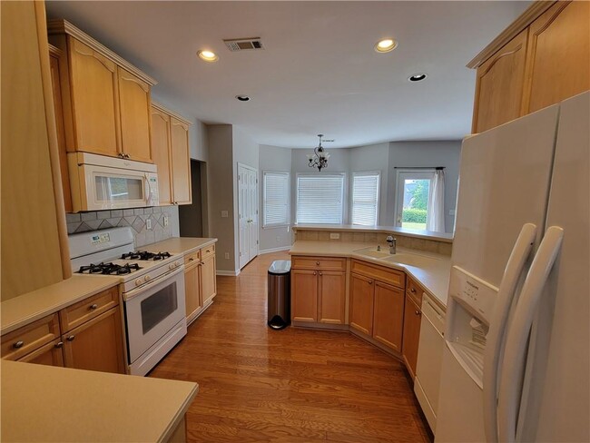Building Photo - 800 Middlebrooke Bend