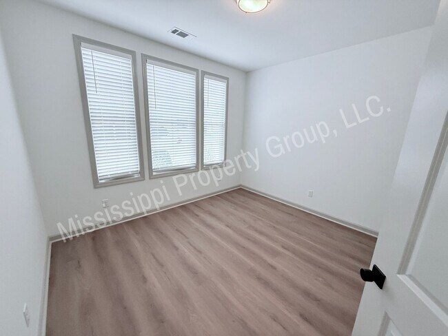 Building Photo - 4BR/3BA For Rent