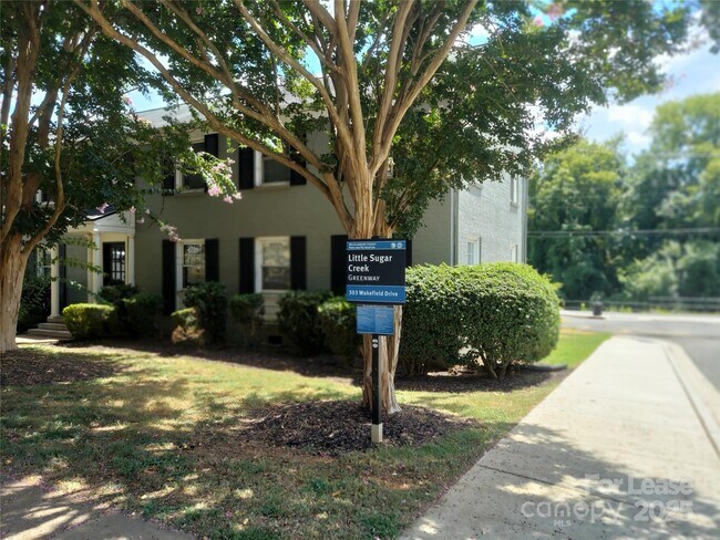 Building Photo - 557 Wakefield Dr