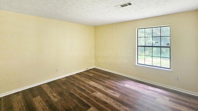 Building Photo - 2416 Newgate Dr