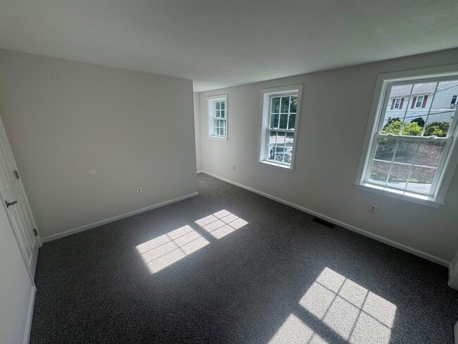 Building Photo - 5 Cabernet Ct