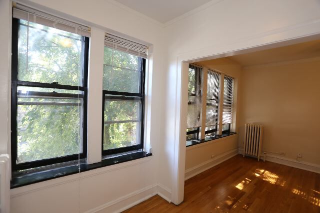 Building Photo - 4634 N Paulina St