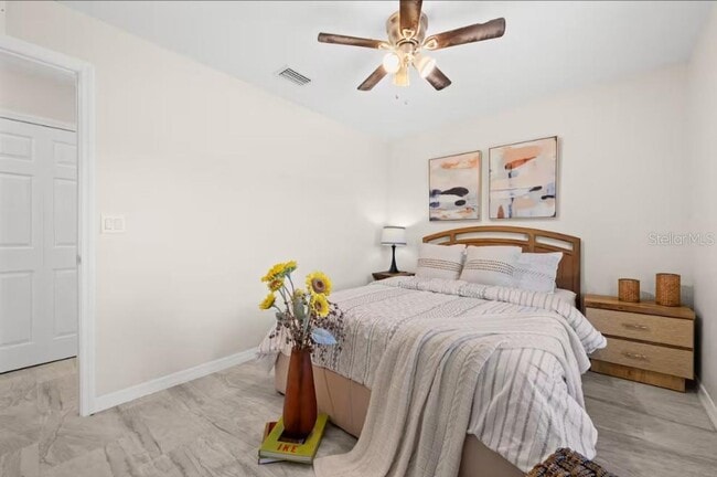 Building Photo - 2715 Lee St