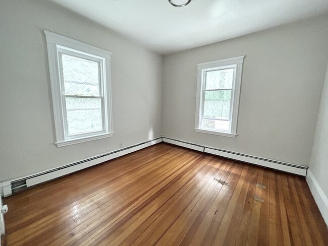 Building Photo - 7 Hesston Terrace