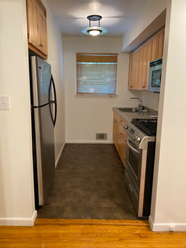 570 Jefferson Blvd 570 Jefferson Blvd Staten Island NY 10312