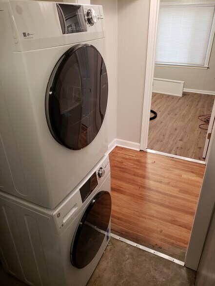 Building Photo - 509 E 27th Ave