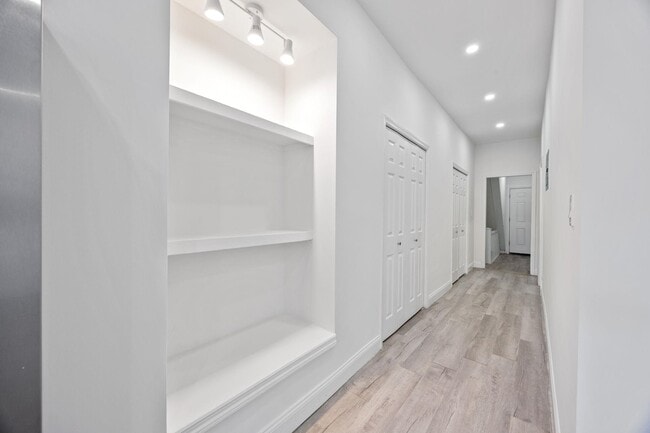 Building Photo - 71-52 68th St