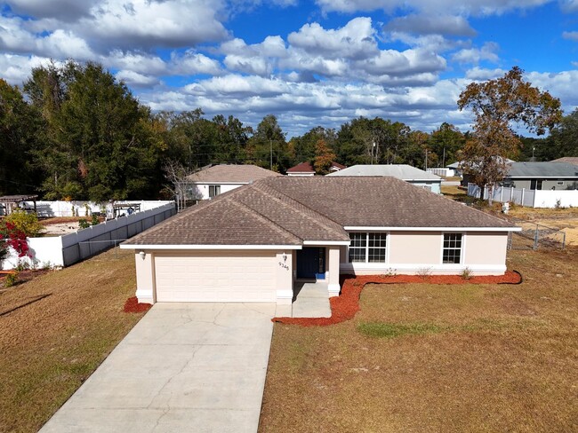 Primary Photo - Fenced & Tiled 3/2/2 Summerfield Home For ...