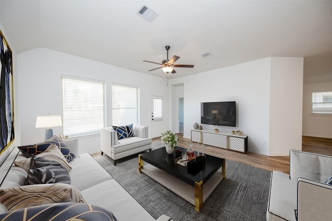 Building Photo - 42514 Summer Crst Rd