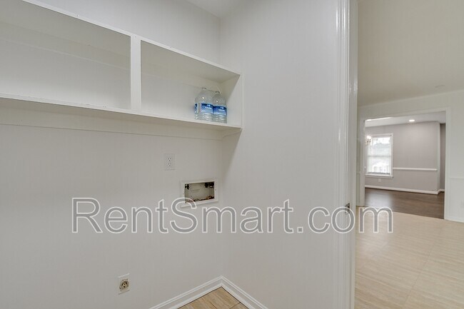 Building Photo - 143 Avondale Dr