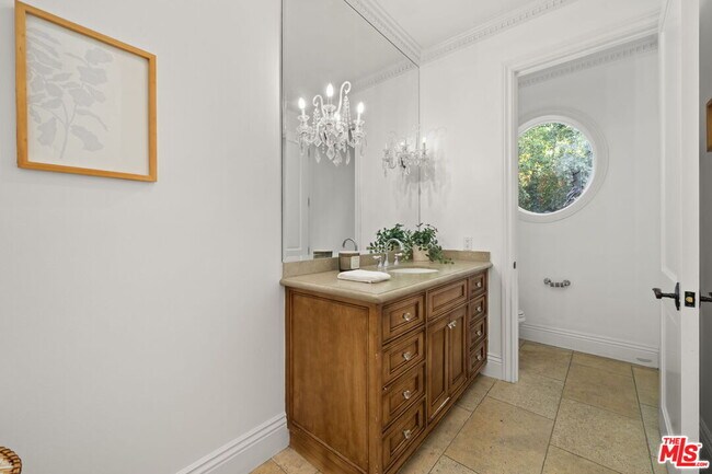 Building Photo - 4923 Amigo Ave