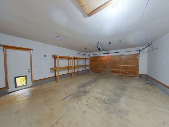 Building Photo - 2310 Snelling Dr