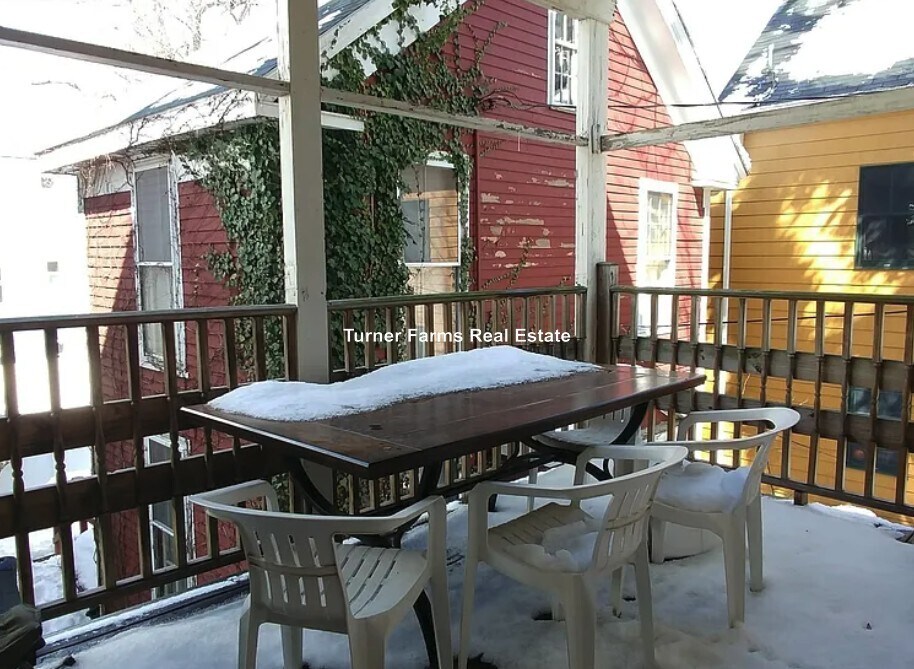 Building Photo - 84 Line St