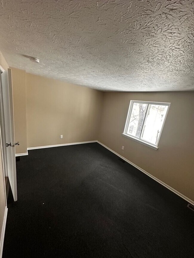 Building Photo - 1694 St Paul St