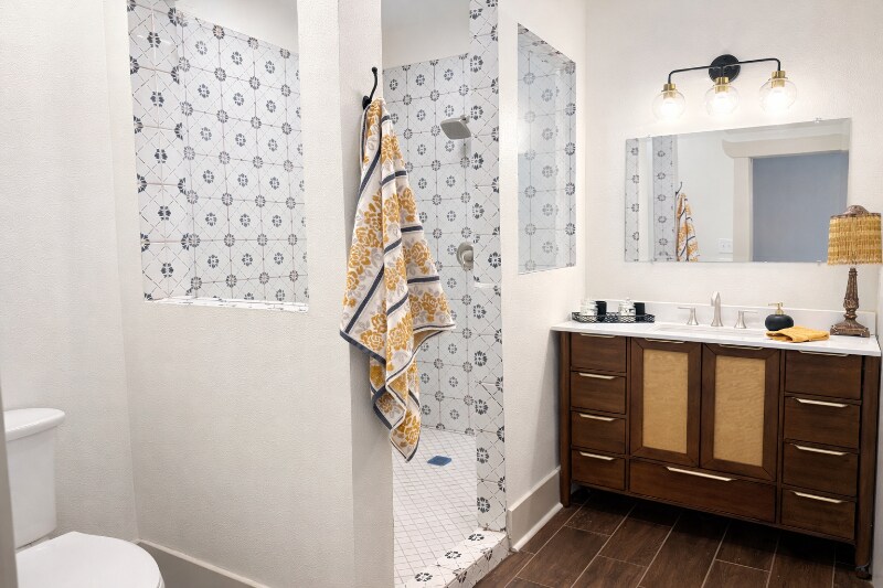 Building Photo - 843 Rigsby Ave