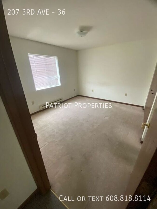 Building Photo - 2 bed/1 bath apartment in Monroe!