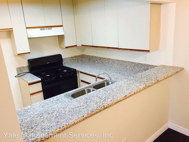 Building Photo - 10822 Otsego St