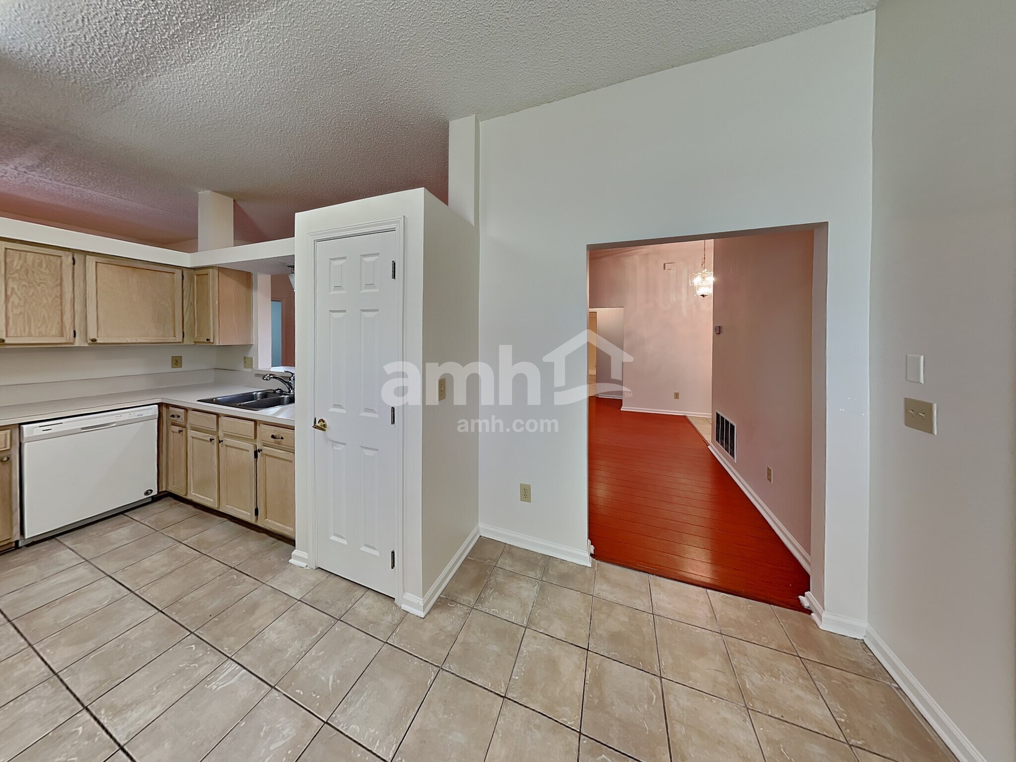 Building Photo - 7804 Spring Branch Dr S