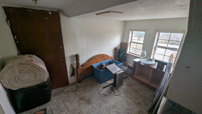 Building Photo - 710 Main St