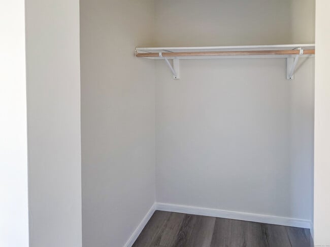 Building Photo - 7 Dally Farm Rd