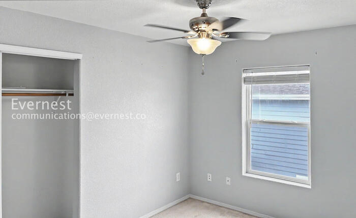 Building Photo - 451 Stardust Ct