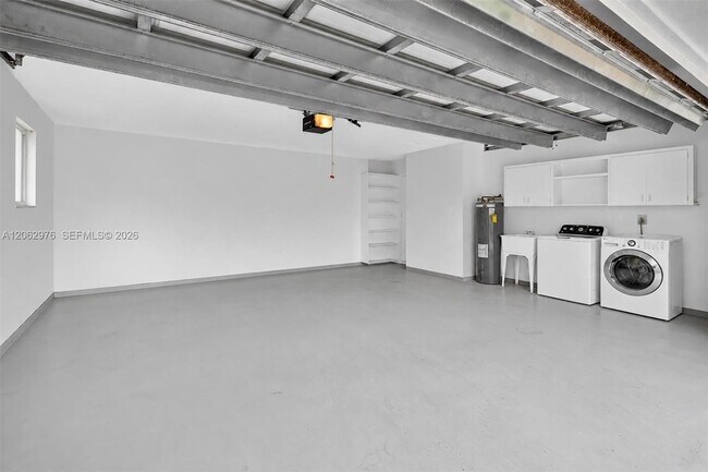 Building Photo - 16840 SW 87th Ave