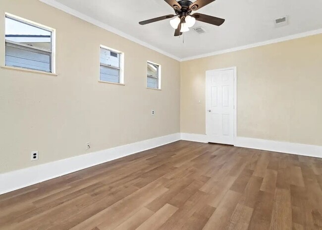 Building Photo - 5470 Spencer Dr