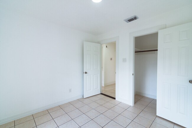 Building Photo - 8602 Rockmont Ct