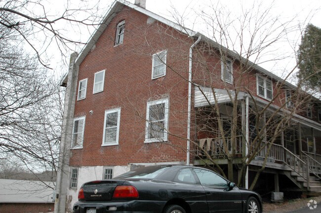 Building Photo - 150 Perkiomen Ave
